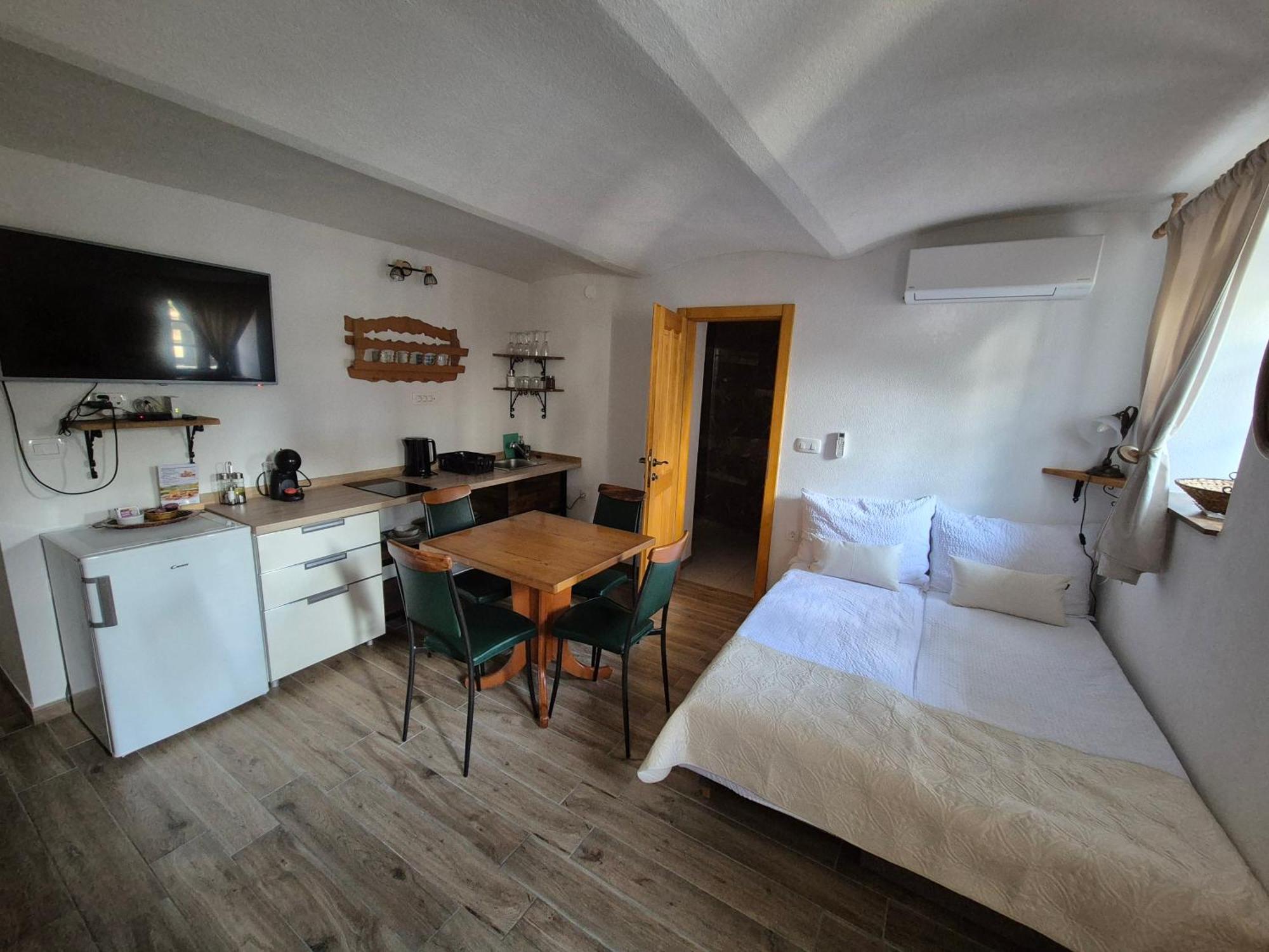 Slovenian House Vida Bled Bagian luar foto